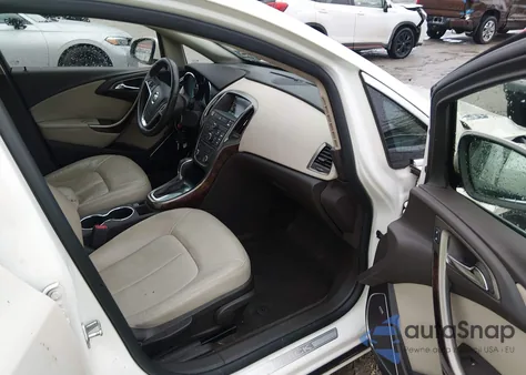 2013 Buick Verano Leather Group z USA, uszkodzony, nr VIN 1G4PS5SK9D4211700